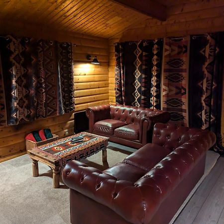 Pineshadow Lodge-Dog Friendly Kenwick Park Louth 劳斯 外观 照片