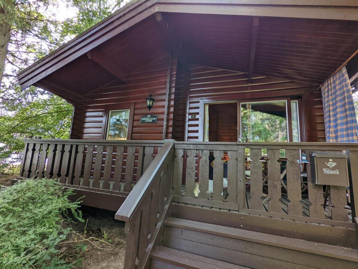 Pineshadow Lodge-Dog Friendly Kenwick Park Louth 劳斯 外观 照片