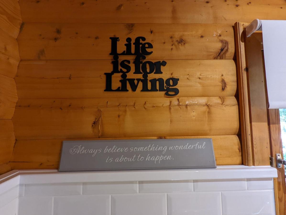 Pineshadow Lodge-Dog Friendly Kenwick Park Louth 劳斯 外观 照片