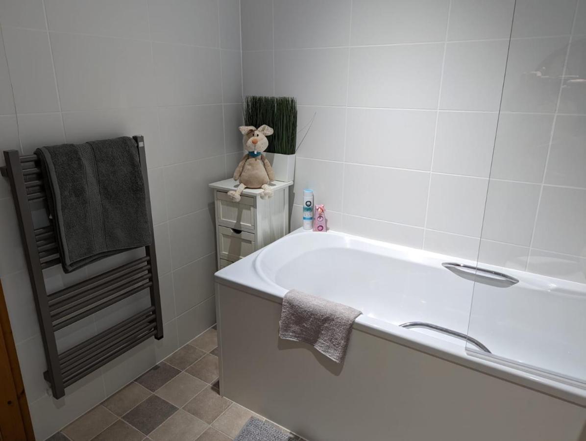 Pineshadow Lodge-Dog Friendly Kenwick Park Louth 劳斯 外观 照片