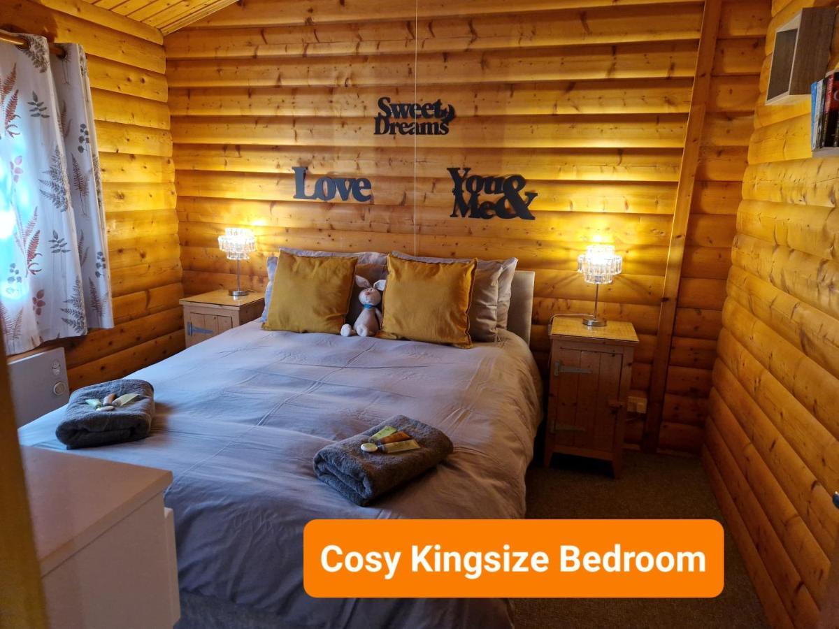 Pineshadow Lodge-Dog Friendly Kenwick Park Louth 劳斯 外观 照片