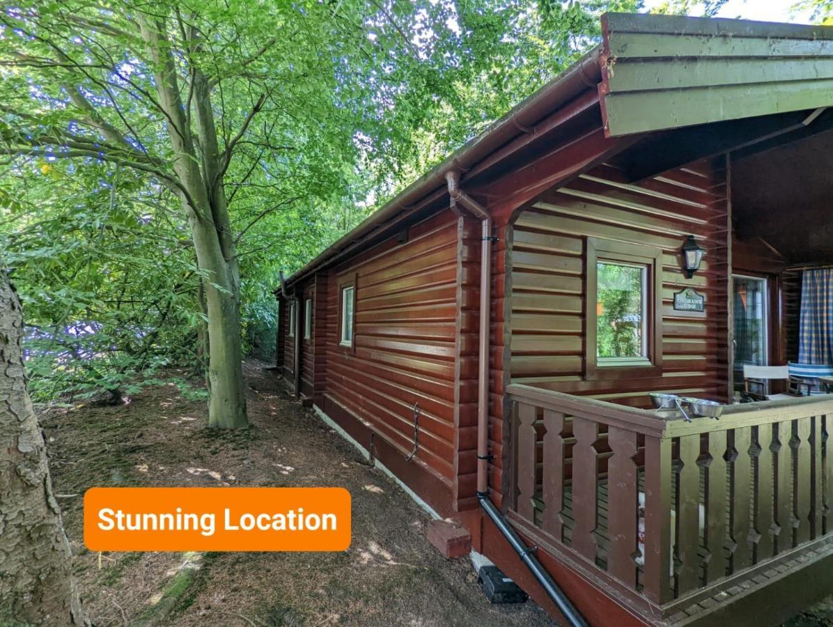 Pineshadow Lodge-Dog Friendly Kenwick Park Louth 劳斯 外观 照片
