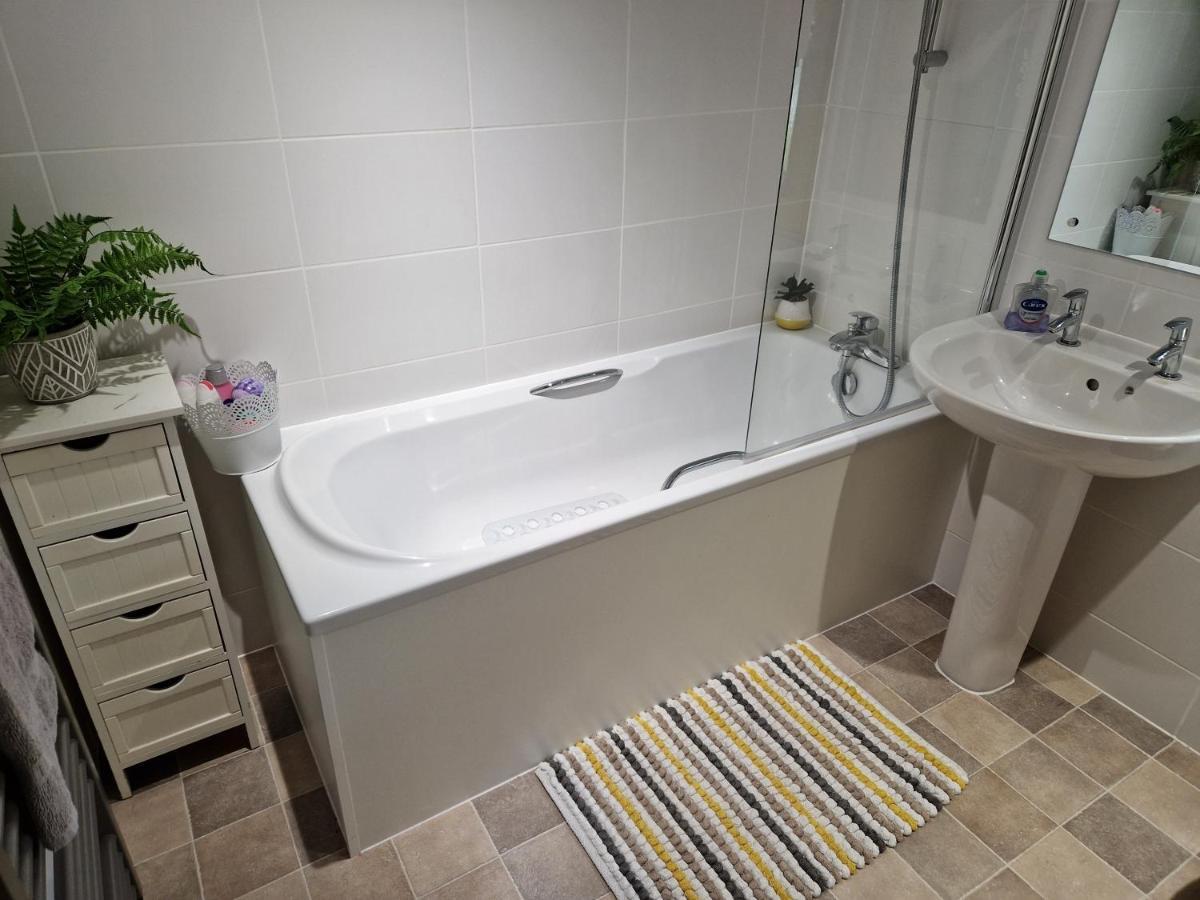 Pineshadow Lodge-Dog Friendly Kenwick Park Louth 劳斯 外观 照片