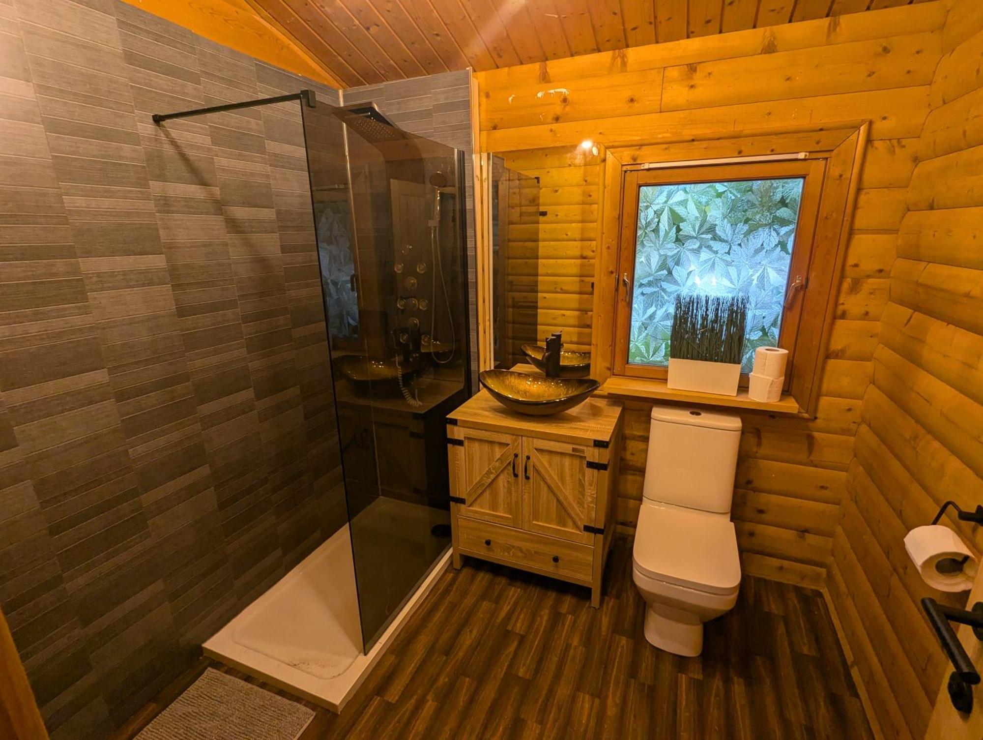 Pineshadow Lodge-Dog Friendly Kenwick Park Louth 劳斯 外观 照片