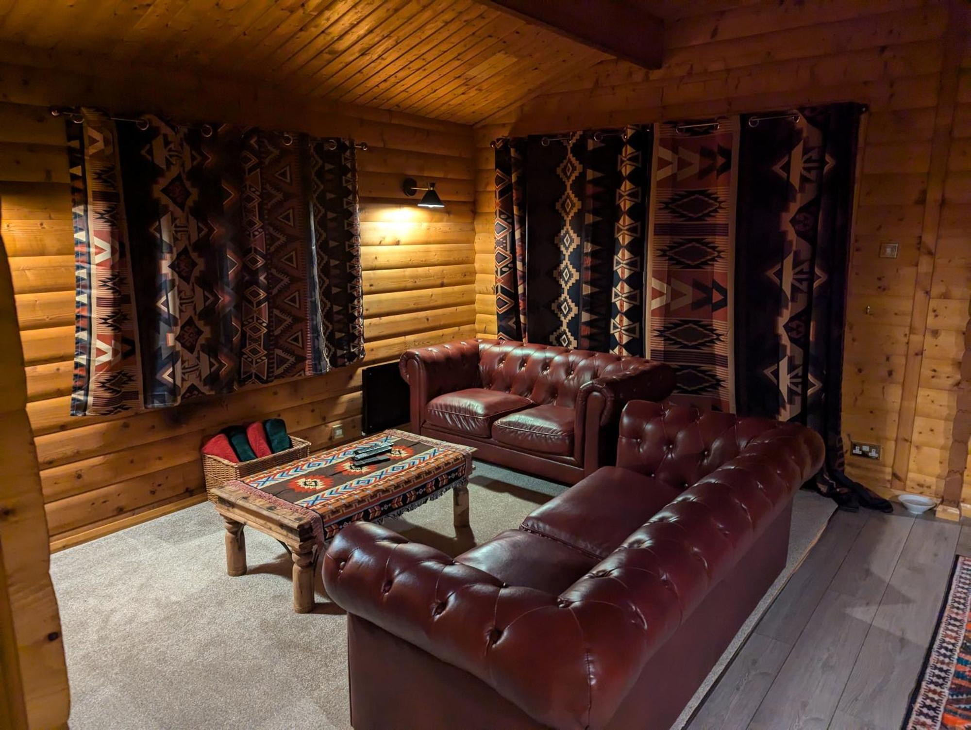 Pineshadow Lodge-Dog Friendly Kenwick Park Louth 劳斯 外观 照片